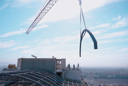 The steps of installing the skylight structure of the water complex of Kooh Noor Tower