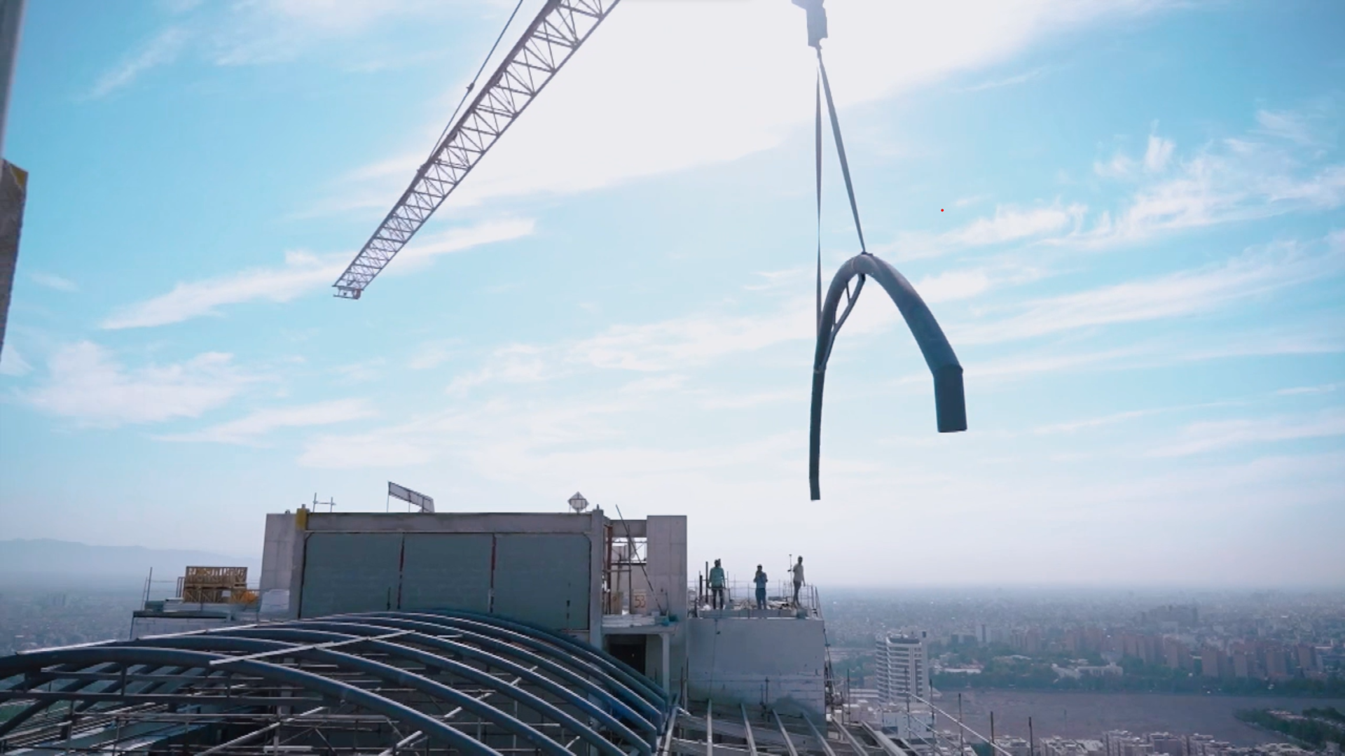 The steps of installing the skylight structure of the water complex of Kooh Noor Tower